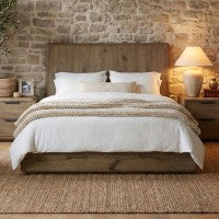 Solenne Arc Bed (Knotty Grained Oak) - Queen 5-Piece w/ 2 Nightstands